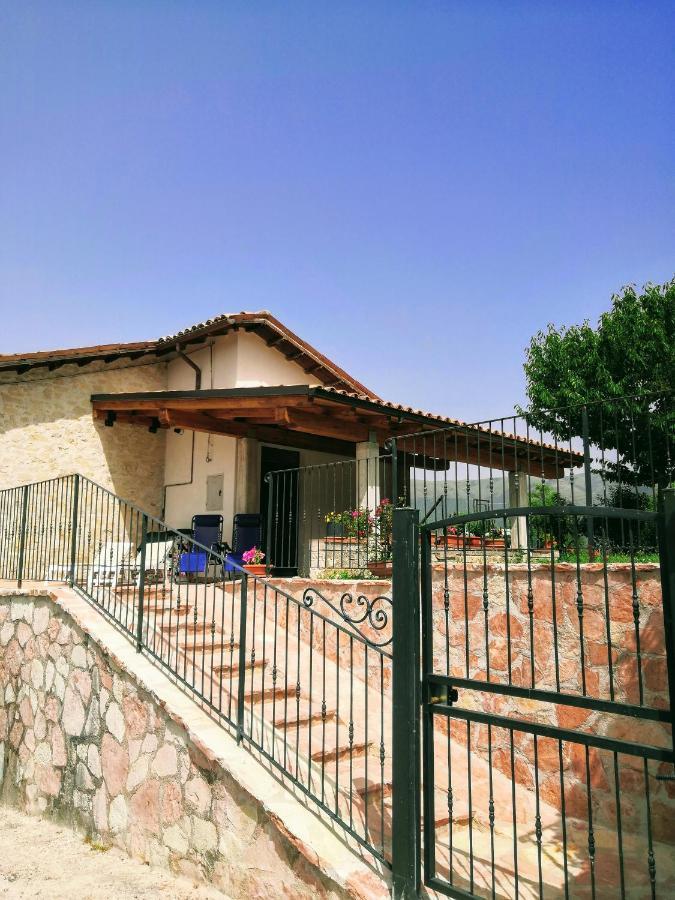 Il Fiordaliso Apartment Preci Екстериор снимка