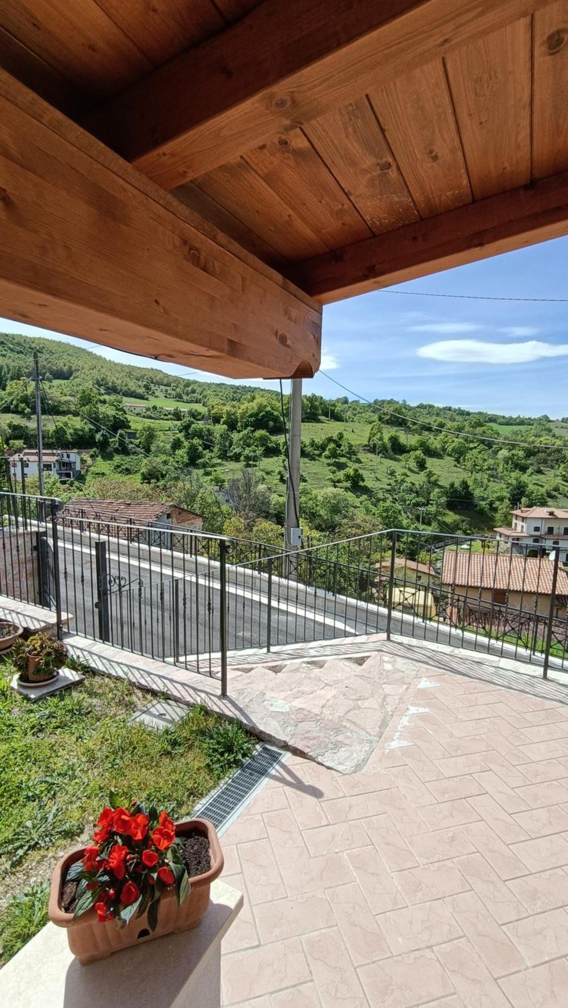 Il Fiordaliso Apartment Preci Екстериор снимка